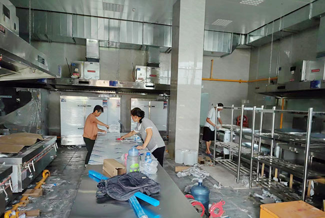 大型商用廚房設(shè)備 大型商用廚房設(shè)備