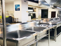 大型食堂廚房設(shè)備廠(chǎng)家和你聊聊商用廚房設(shè)備的選購(gòu)原則